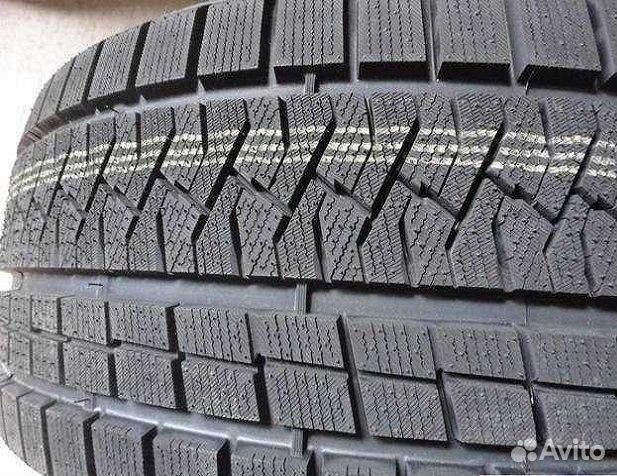 Triangle Trin PL02 235/45 R19 99V