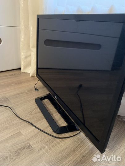 Теливизор lg 32LM580S