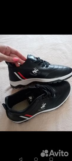 Кроссы новые р.41