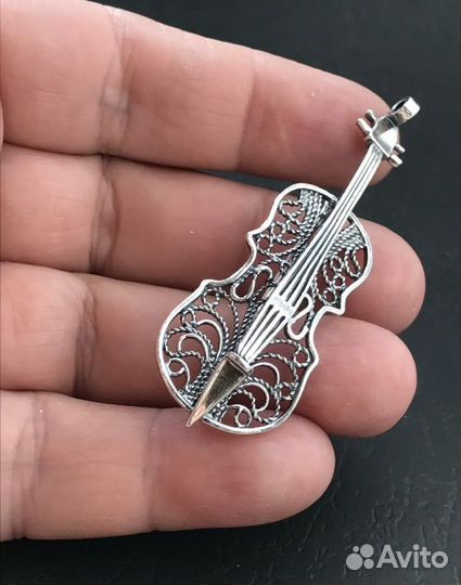Брошь скрипка латунь