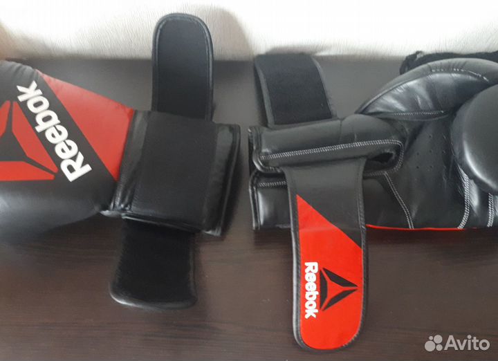 Боксерские перчатки Reebok 14; 16 oz