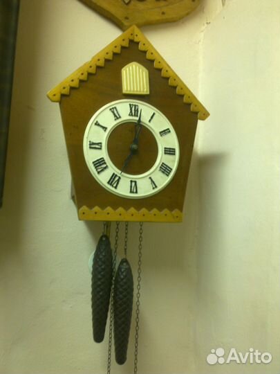 Часы с кукушкой (много разных видов)