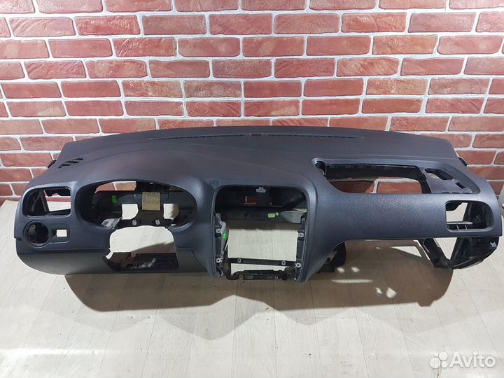 Торпедо Volkswagen polo 2013