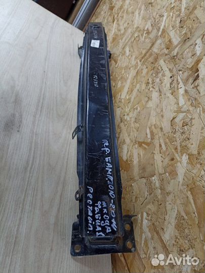 Усилитель бампера передний Skoda Fabia 1 2010-2014