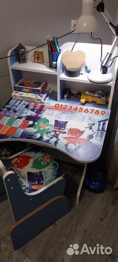 Продам детскую парту