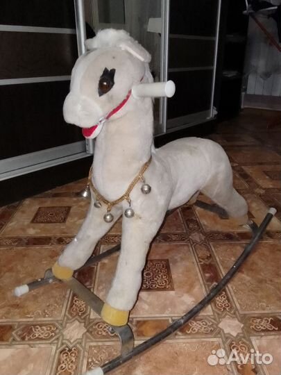 Лошадка-качалка