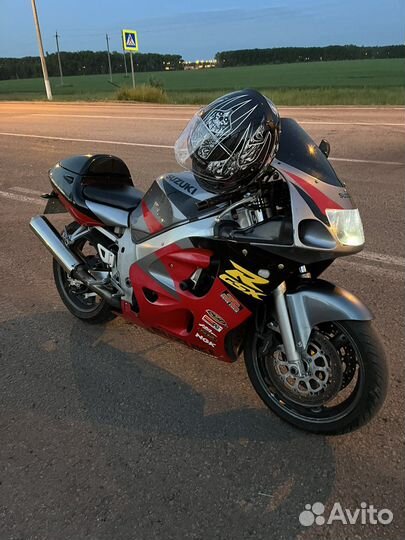 Suzuki gsx-r 600 srad
