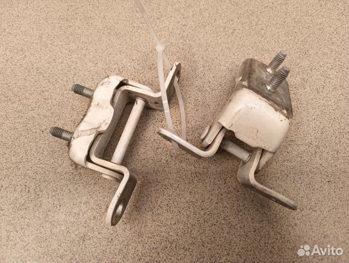 Петля двери задняя левая Toyota Vista Ardeo ZZV50G