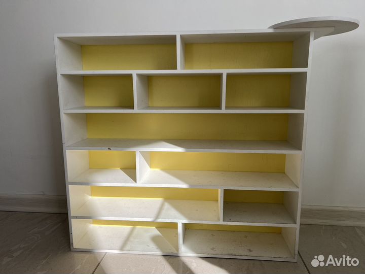 Деревянная парковка для машинок. Стеллаж