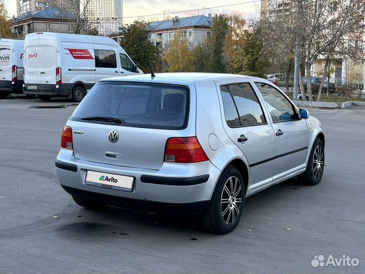 Volkswagen Golf 1.6 AT, 2002, 220 000 км