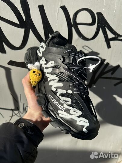 Кроссовки Balenciaga Track 1.0 Black BG Graffiti P