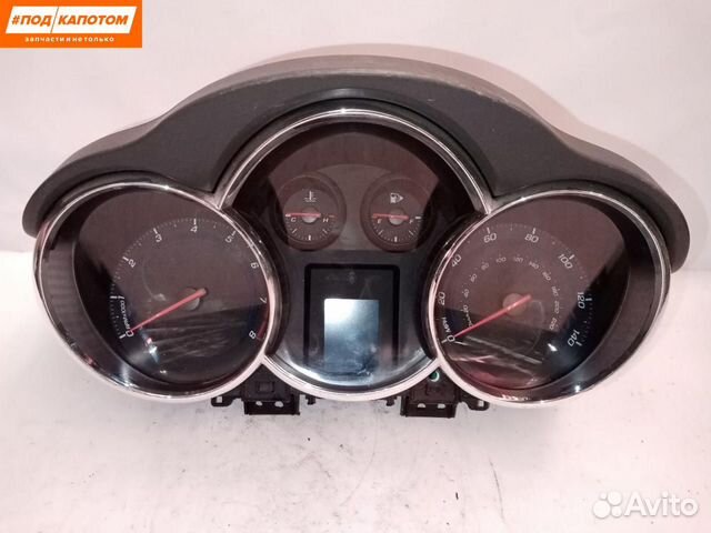 Панель приборов (щиток) Chevrolet Cruze 688014257