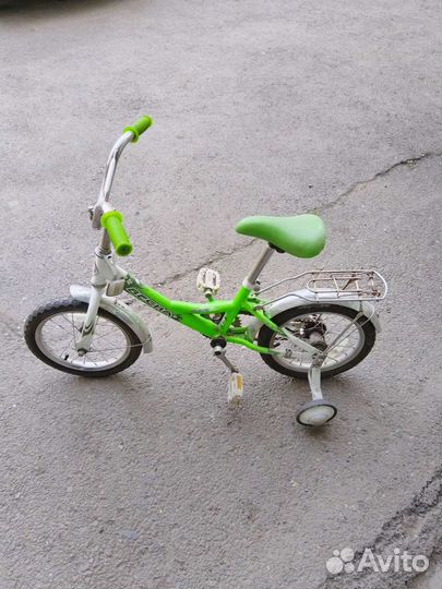 Детский велосипед четырехколесный