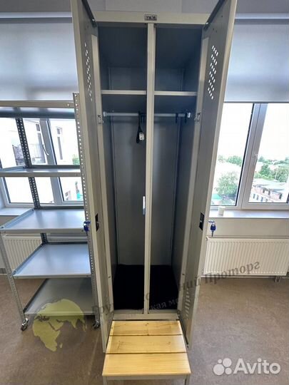 Шкаф металлический для одежды