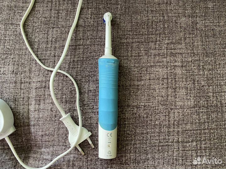 Зубная щетка электрическая Braun