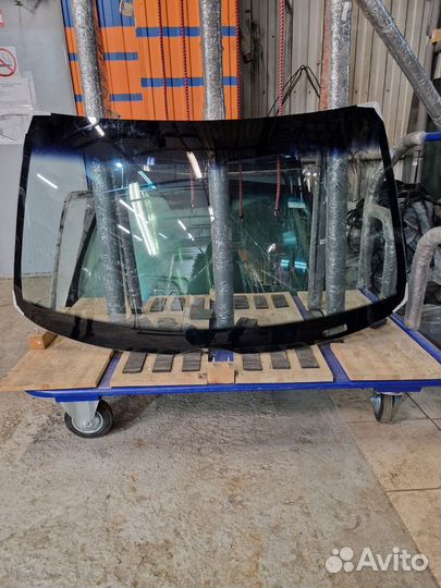 Лобовое стекло Мерседес 202 w202 оригинал