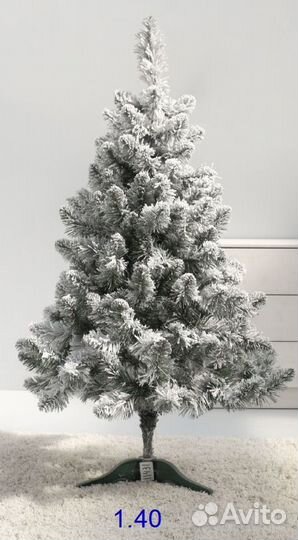 Искусственная заснеженная ель