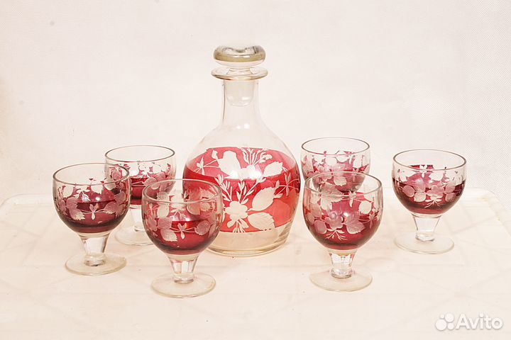 Графин с рюмками