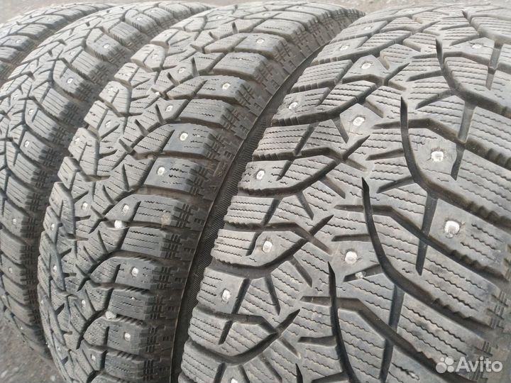 R15 Bridgestone Blizzak Spike-02 185/65, PCD 4x100 DIA 54.1