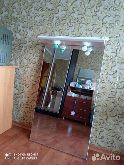 Зеркало на панели с подсветкой