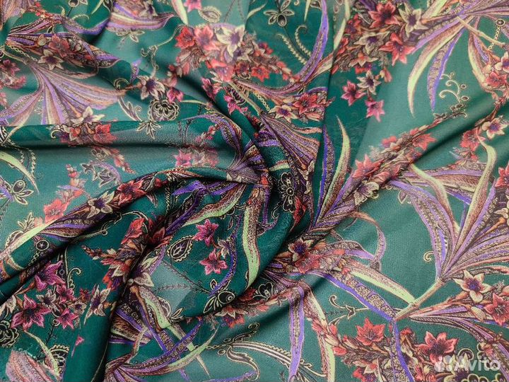 Etro. Красный орнитогалум на изумрудном шифоне. (1