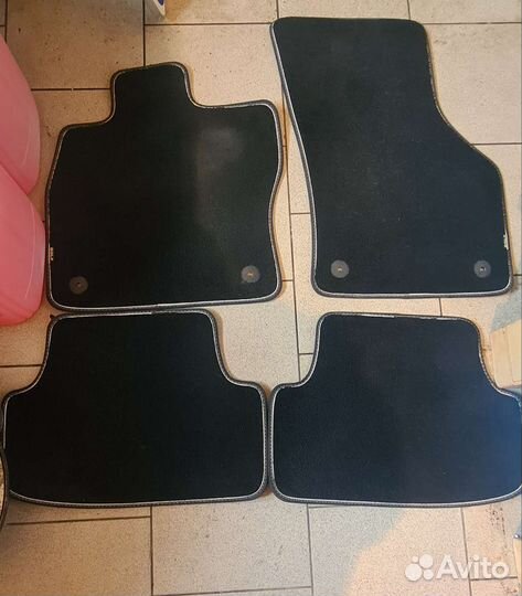 Автомобильные коврики текстильные