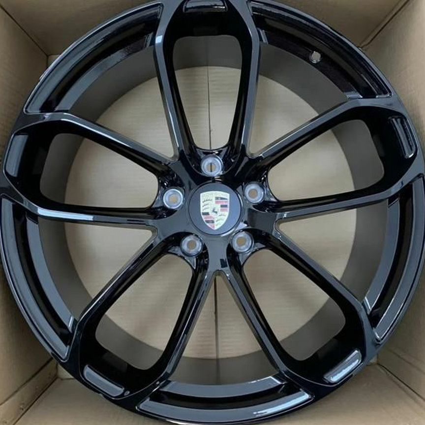 Replica NN D1869 : 9,5x21 5*130 Et:45 Dia:71,6 Gloss Black