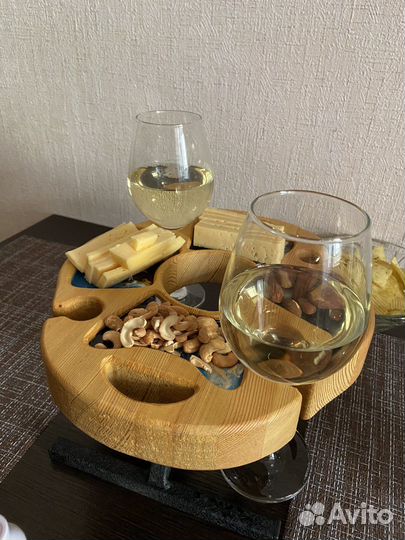 Подставка под вино и бокалы