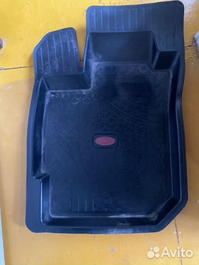Автомобильные коврики резиновые