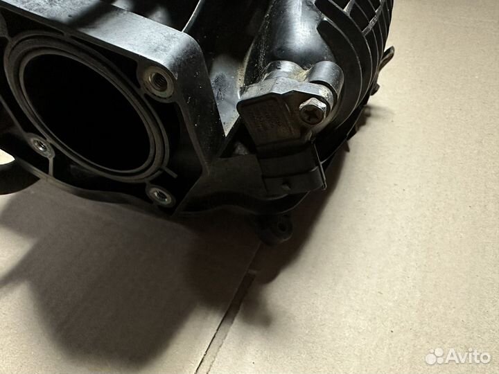 Впускной коллектор Kia Rio 3