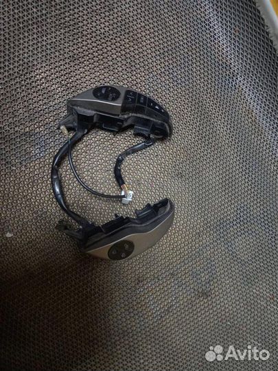 Кнопки мультимедиа руля Toyota Prius NHW20 1NZ-FXE