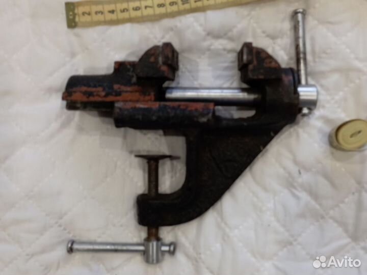 Тиски слесарные настольные СССР