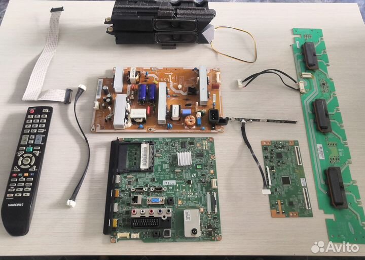 Продам запчасти Samsung LE40D551K2W