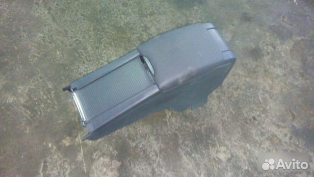 Подлокотник Volvo S60