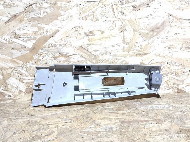 Обшивка стойки правая Subaru Forester S12