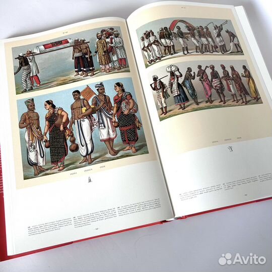 Огромнейшая книга в кофре. История моды. Taschen