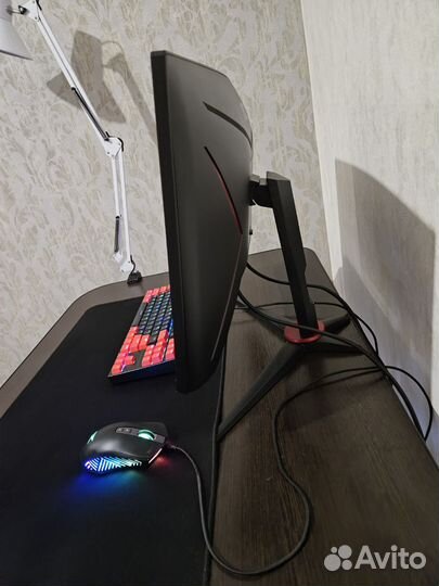 Новый изогнутый монитор AOC 165Гц