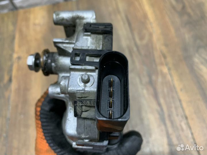 Volkswagen Polo Sedan Моторчик стеклоочистителя