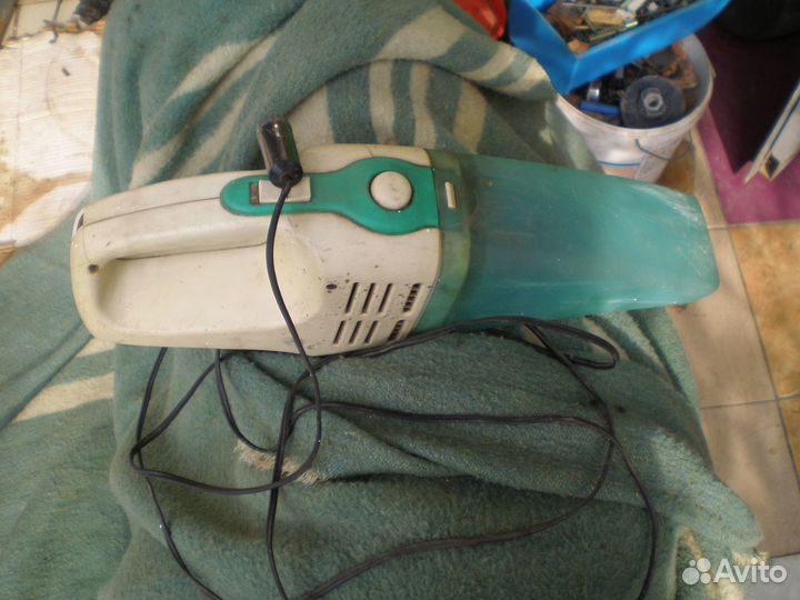 Автомобильный пылесос