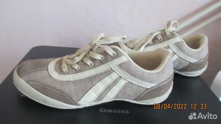 Кроссовки женские 38 размер