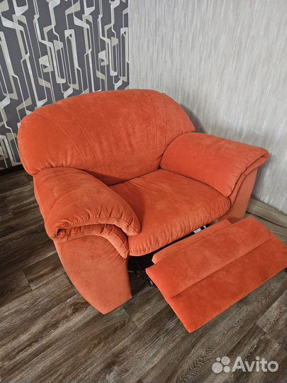 Кресло с реклайнером бу