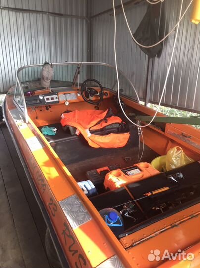 Лодка с мотором