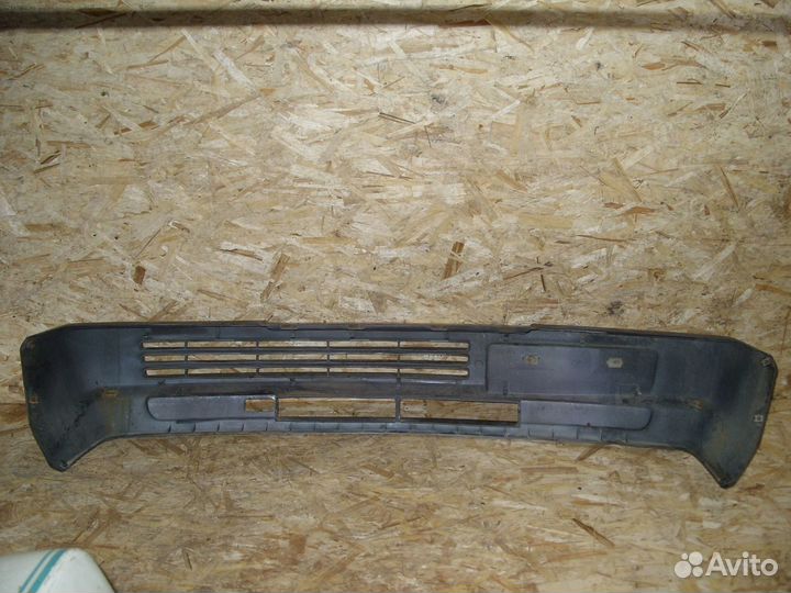Бампер передний Nissan Largo C22 Серыйцарапины
