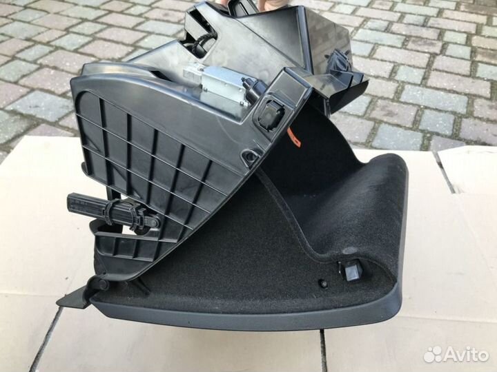 Бардачок Volkswagen Passat B6 2006