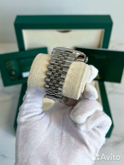 Часы Rolex Datejust 36 green dial Jubilee bracelet