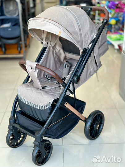 Коляска прогулочная