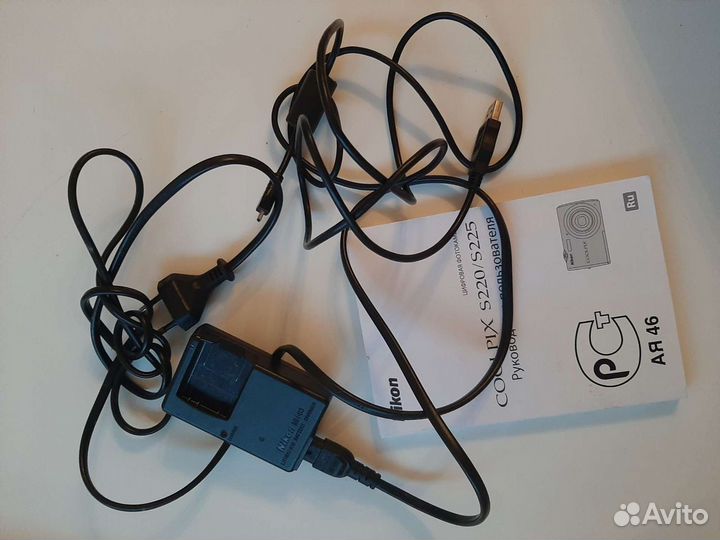 Фотоаппарат Nikon Coolpix S220 с аксессуарами