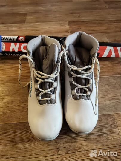 Лыжи беговые и лыжные ботинки