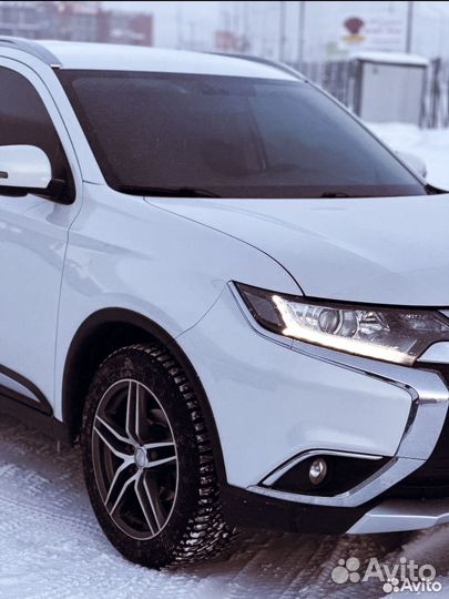 Mitsubishi Outlander 2.4 CVT, 2018, 170 000 км