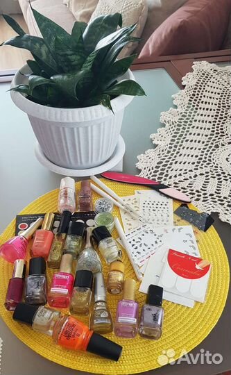 Лаки, блески, наклейки, пилки